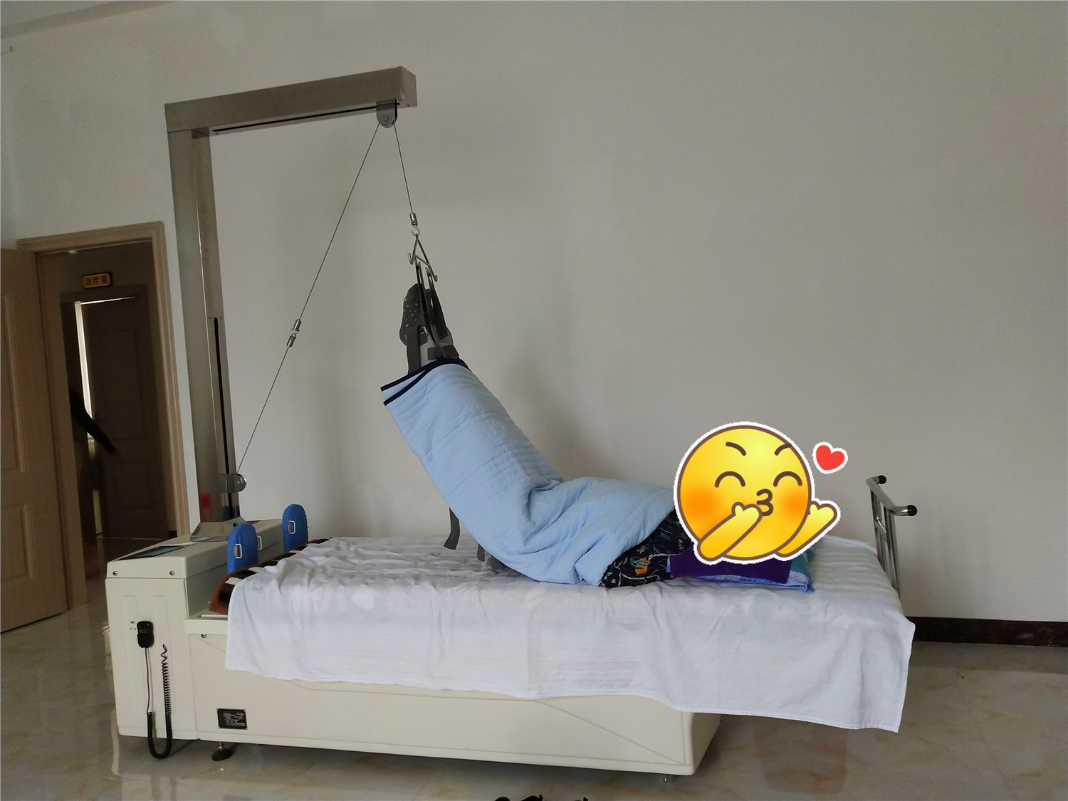 这是在住吉祥湾的宝妈，开有疗程卡，到今天做了第十次治疗，说疼痛缓解了很多.jpg